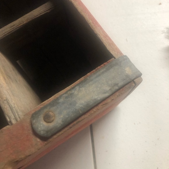 Coca Cola wood crate for 12 oz glass bottles midcentury good condition red white - Picture 8 of 11